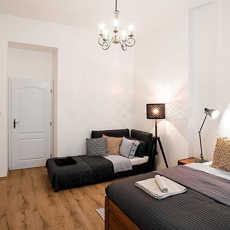 Apartment Gesse Brezinova Πράγα Εξωτερικό φωτογραφία