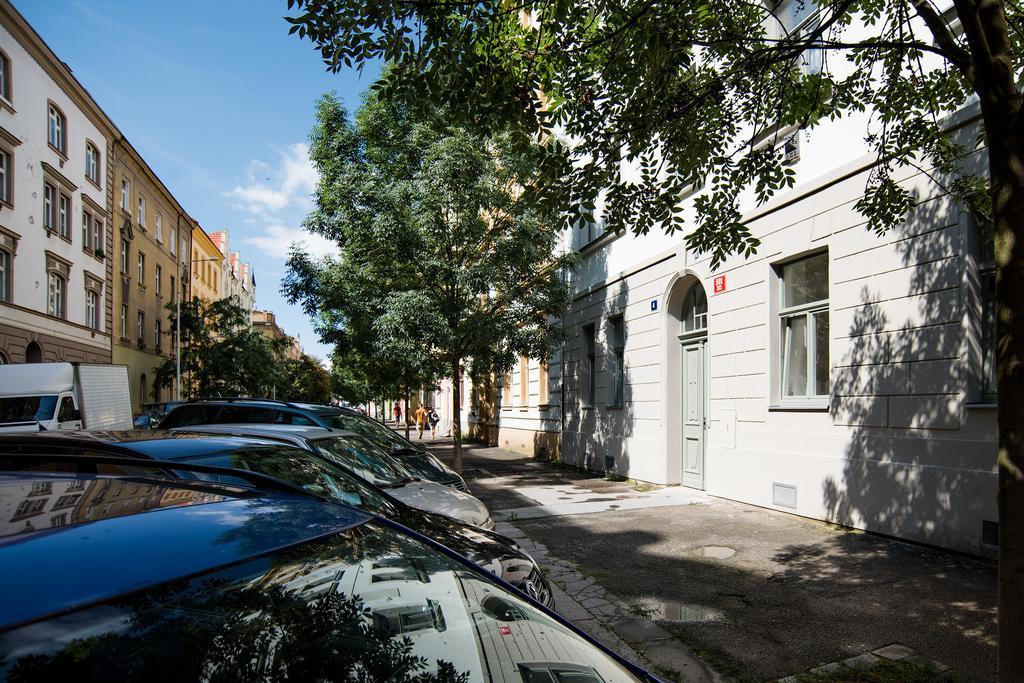 Apartment Gesse Brezinova Πράγα Εξωτερικό φωτογραφία